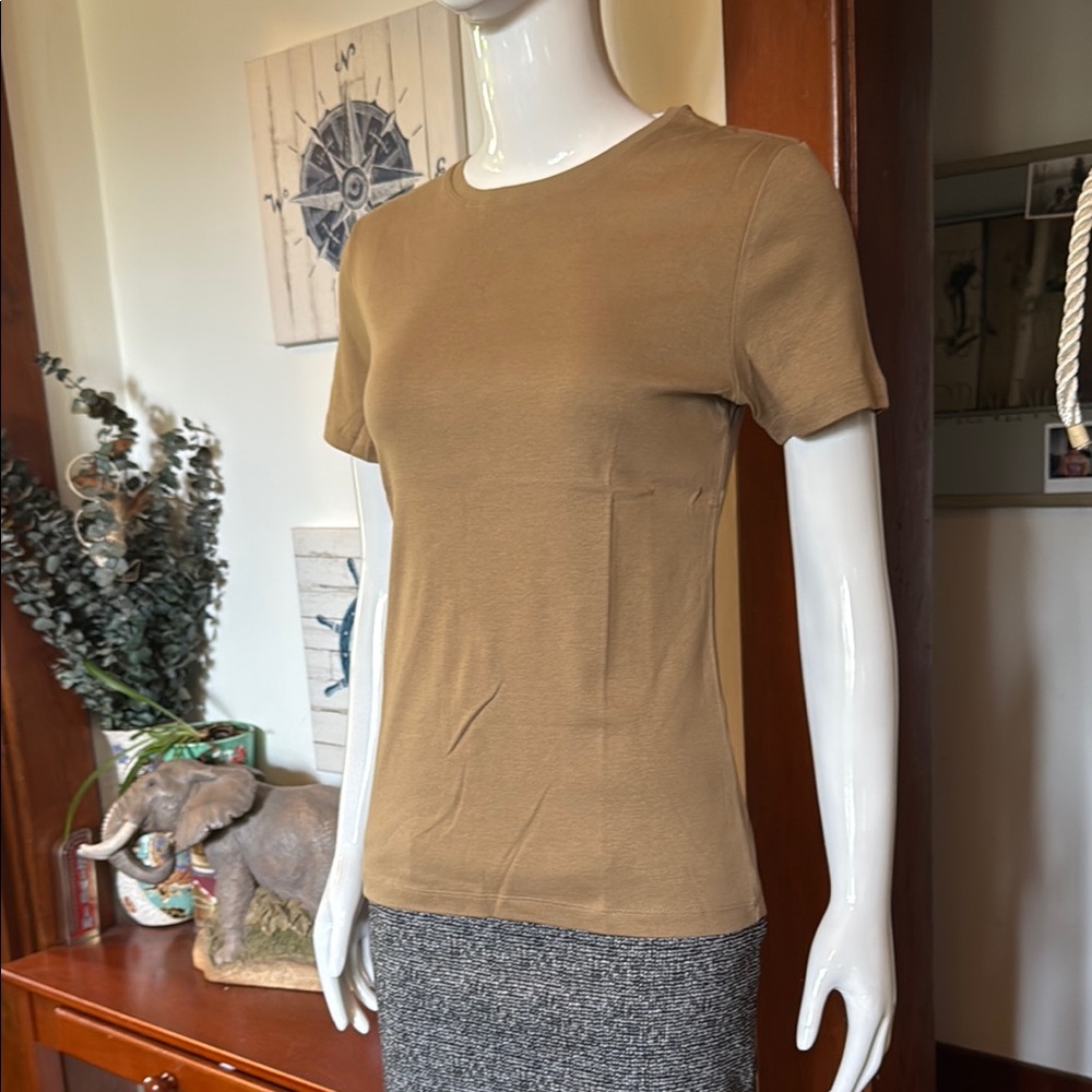 NWT northern reflections size small Classic Tan Women's Top